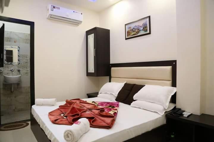 Hotel White Tulip Amritsar Exteriör bild