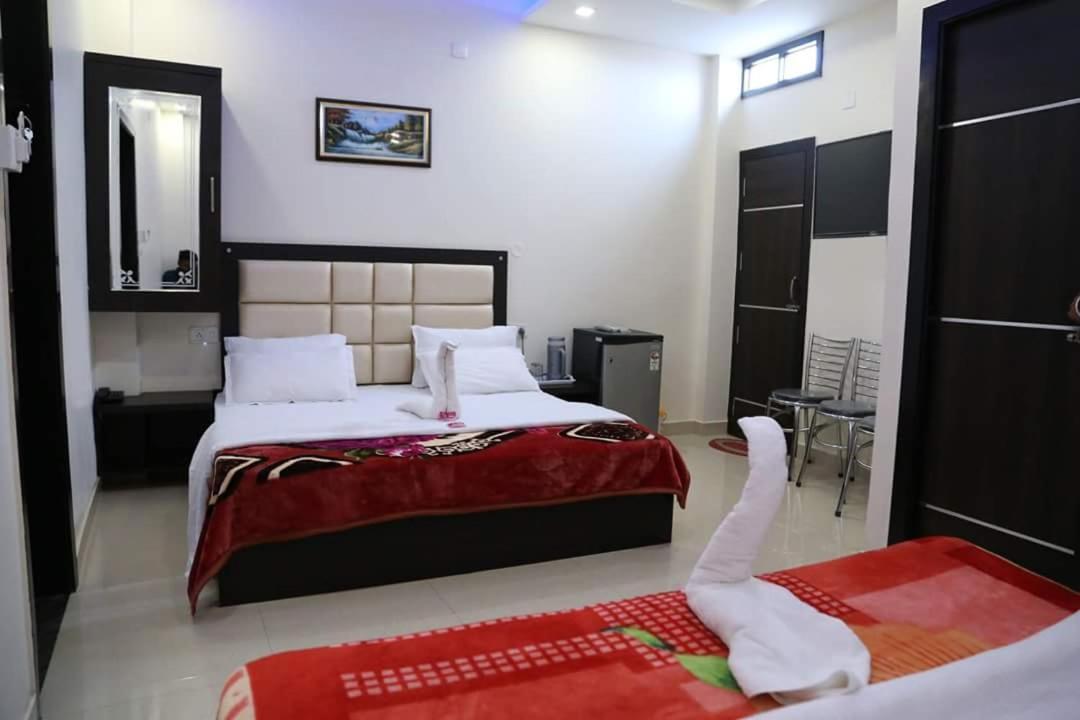 Hotel White Tulip Amritsar Exteriör bild