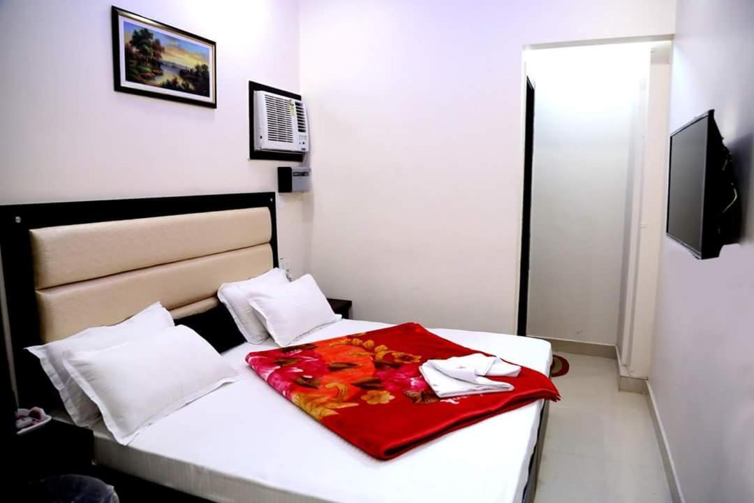 Hotel White Tulip Amritsar Exteriör bild